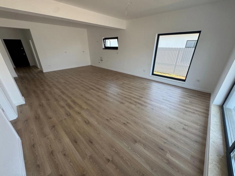 Casă cu 4 camere de vânzare în Tunari – fotografia 21 din 26