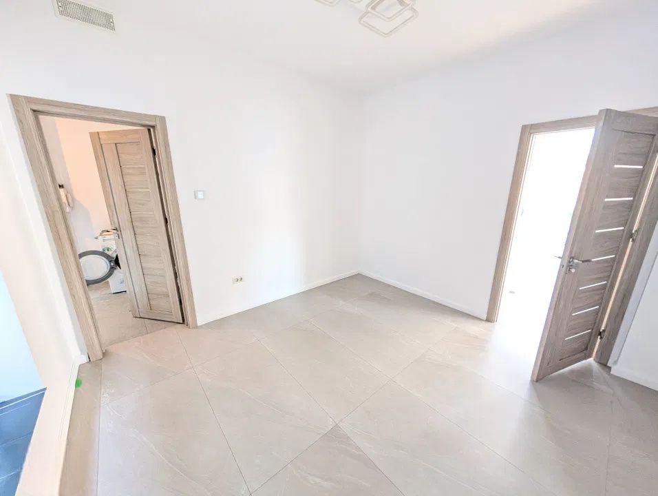 Casă cu 6 camere de vânzare în Voluntari – fotografia 23 din 35