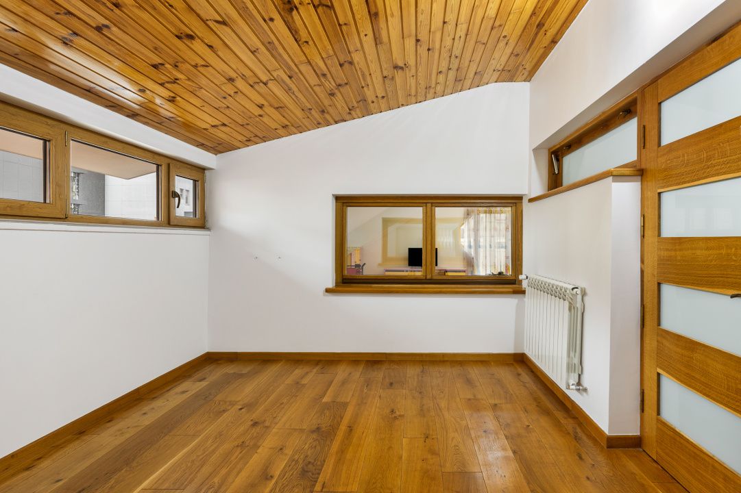 Casă cu 11 camere de vânzare în Faleza Nord, Constanța – fotografia 21 din 31