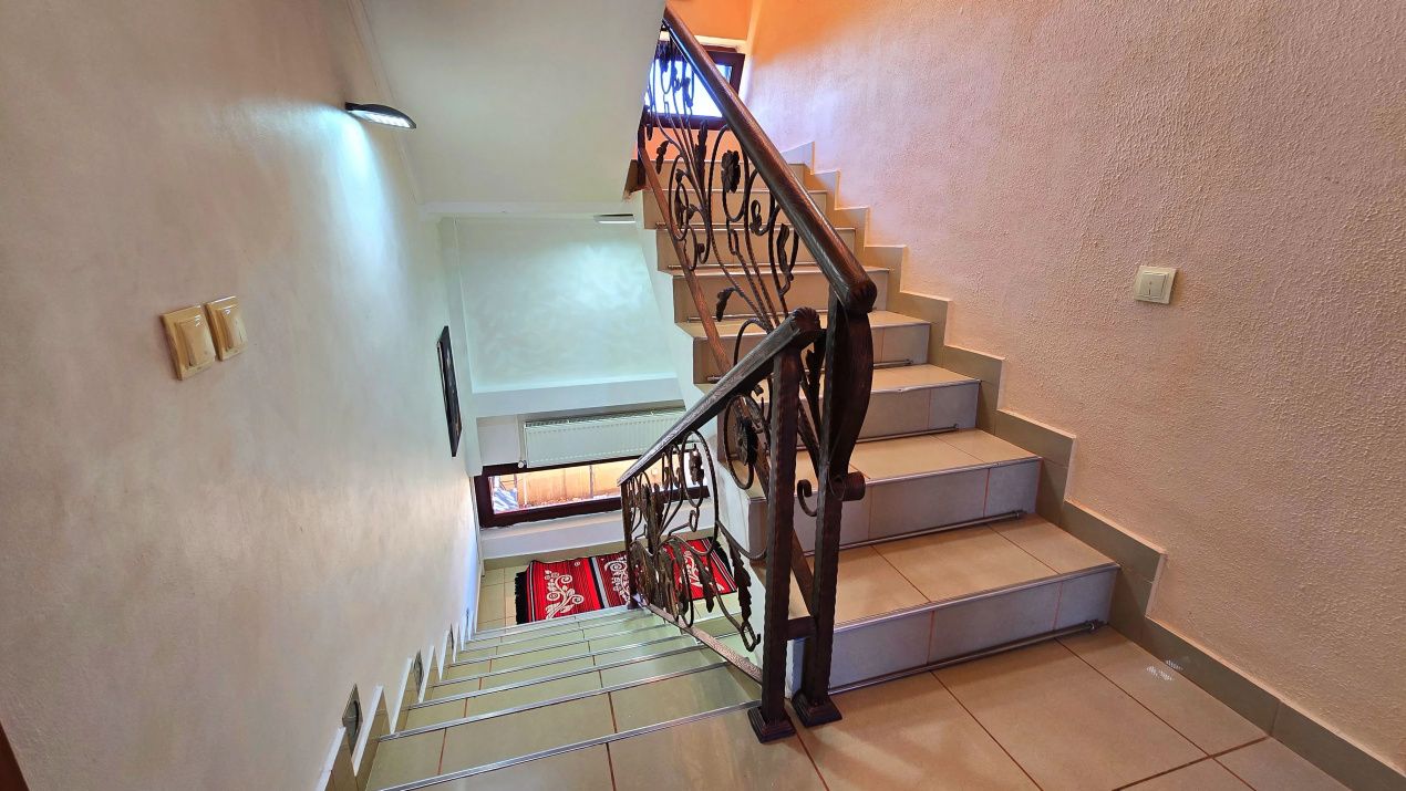 Casă cu 8 camere de vânzare în Central, Afumați – fotografia 68 din 91