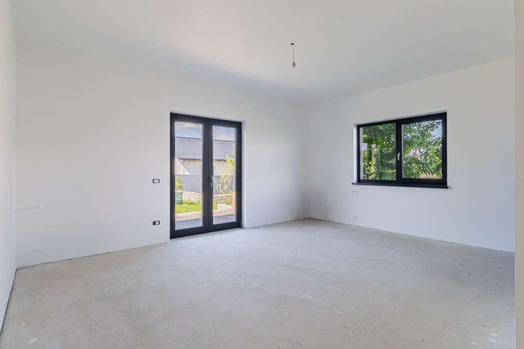 Casă cu 4 camere de vânzare în Sânpetru – fotografia 5 din 13