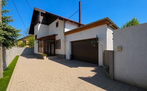 Casă cu 4 camere de vânzare în Nord, Hărman