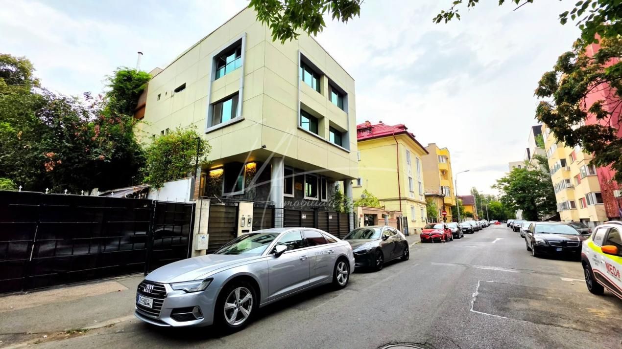 Casă cu 6 camere de închiriat în Unirii, București – fotografia 1 din 37