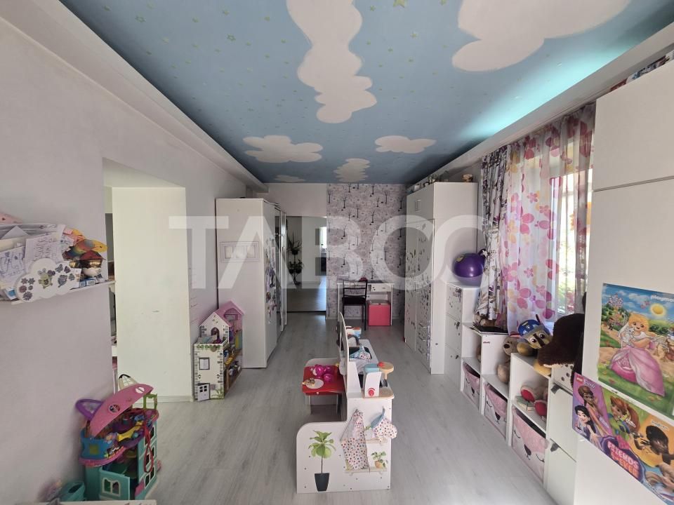 Casă cu 7 camere de vânzare în Sura Mica – fotografia 2 din 18