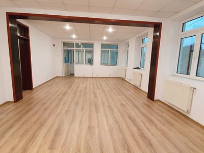 Spațiu de birouri cu 7 camere de vânzare în Calea Calarasilor, București – fotografia 4 din 11