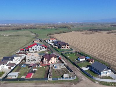 Teren de vânzare în Est, Sânpetru – fotografia 3 din 8