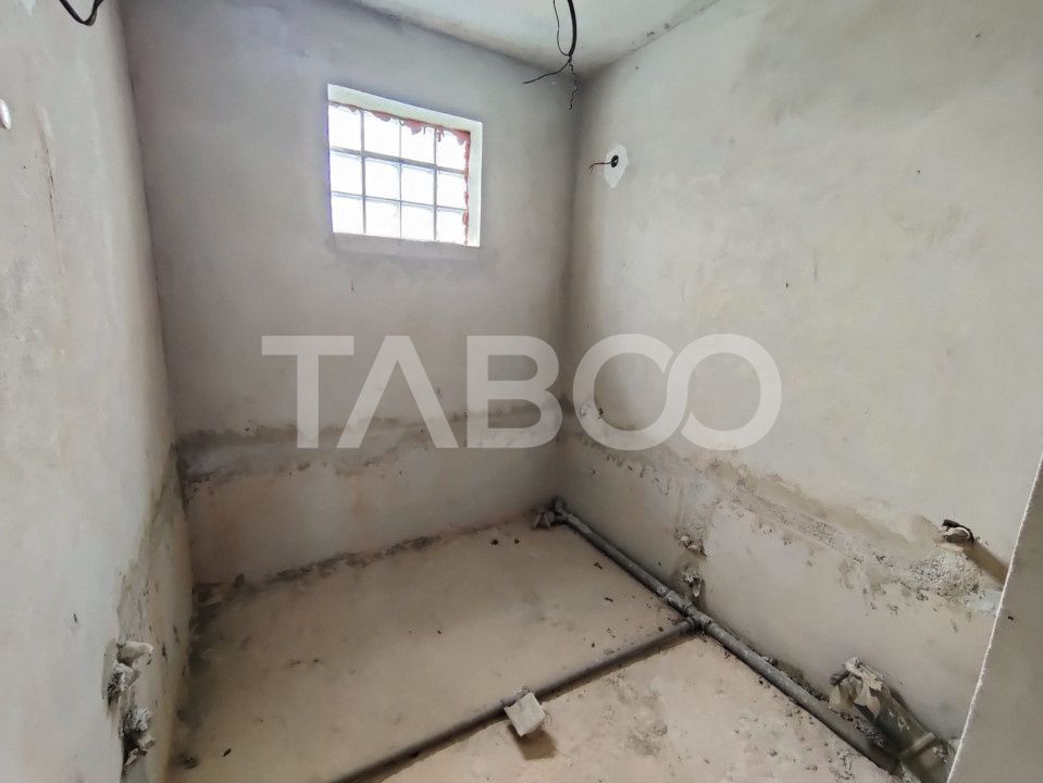 Casă cu 6 camere de vânzare în Săliște – fotografia 13 din 16