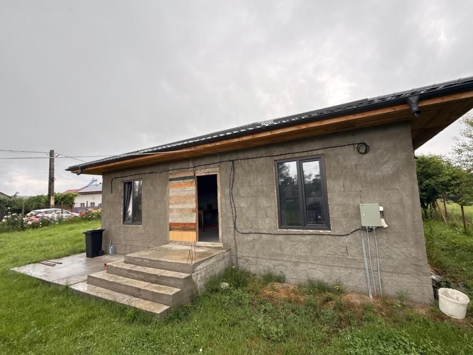 Casă cu 3 camere de vânzare în Exterior Est, Buzoesti – fotografia 2 din 12