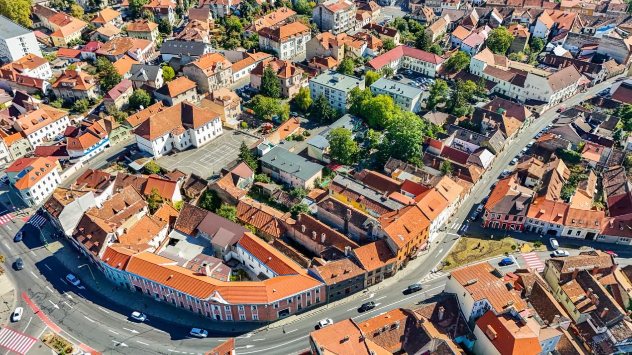 Apartament cu 2 camere de vânzare în Centrul Istoric, Brașov – fotografia 16 din 19