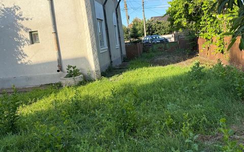 Casă cu 3 camere de vânzare în Central, Ulmi