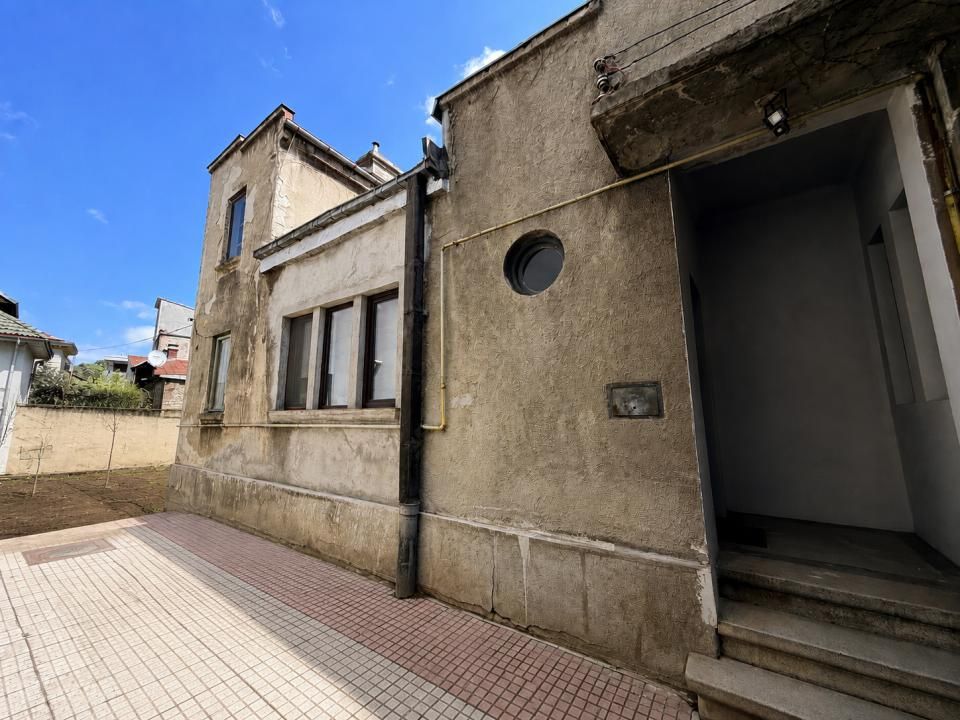 Casă cu 6 camere de vânzare în Vatra Luminoasa, București – fotografia 1 din 22