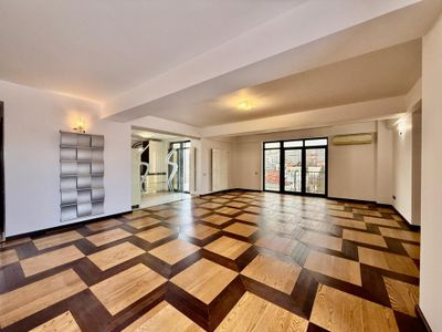 Apartament cu 4 camere de vânzare în Aviatorilor, București – fotografia 4 din 30
