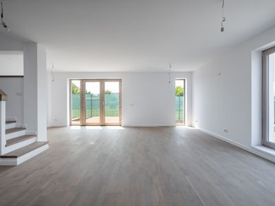 Casă cu 4 camere de vânzare în Central, Otopeni – fotografia 3 din 14