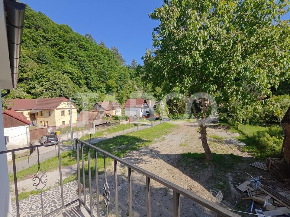 Casă cu 8 camere de vânzare în Cisnadioara – fotografia 9 din 29