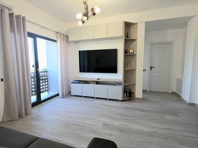 Apartament cu 2 camere de vânzare în Nord, Mamaia-Sat – fotografia 3 din 16