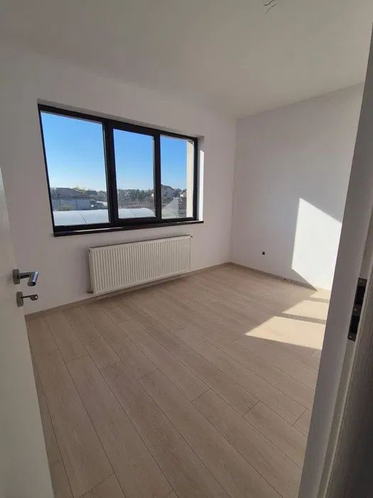 Casă cu 5 camere de vânzare în Otopeni – fotografia 10 din 22