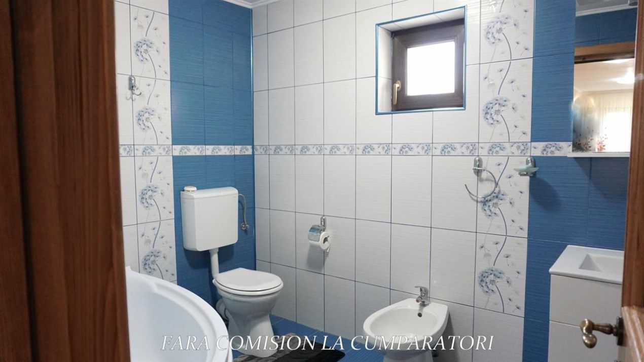 Casă cu 6 camere de vânzare în Berislavesti – fotografia 21 din 41