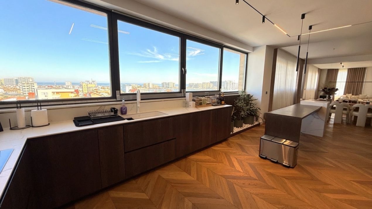 Apartament cu 6 camere de vânzare în Mamaia – fotografia 3 din 84