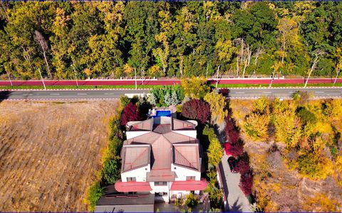 Casă cu 6 camere de închiriat în Sud-Est, Voluntari