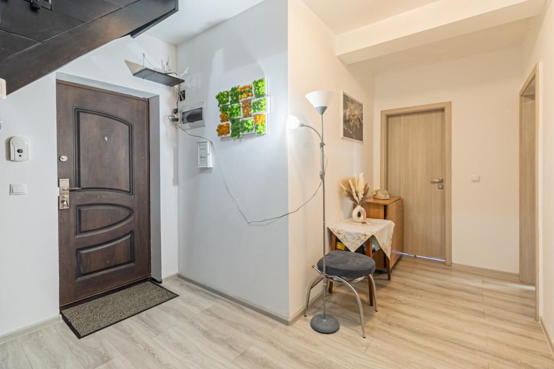 Apartament cu 3 camere de vânzare în Tractorul, Brașov – fotografia 4 din 17