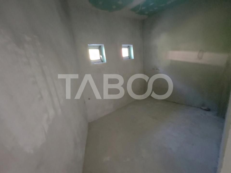 Casă cu 8 camere de vânzare în Cisnadioara – fotografia 15 din 29