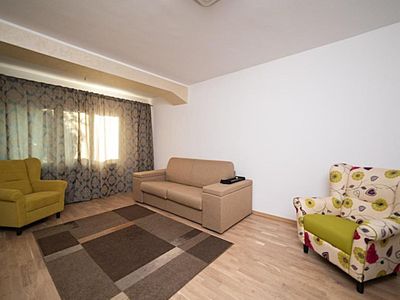 Casă cu 12 camere de vânzare în Central, Mamaia-Sat – fotografia 5 din 20