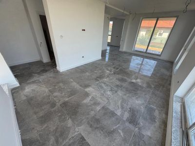 Casă cu 4 camere de vânzare în Tunari – fotografia 4 din 14