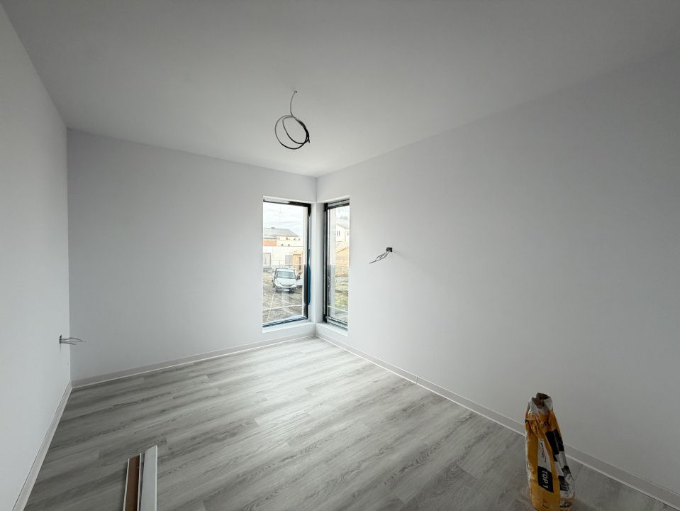 Casă cu 4 camere de vânzare în Sânpetru – fotografia 29 din 33
