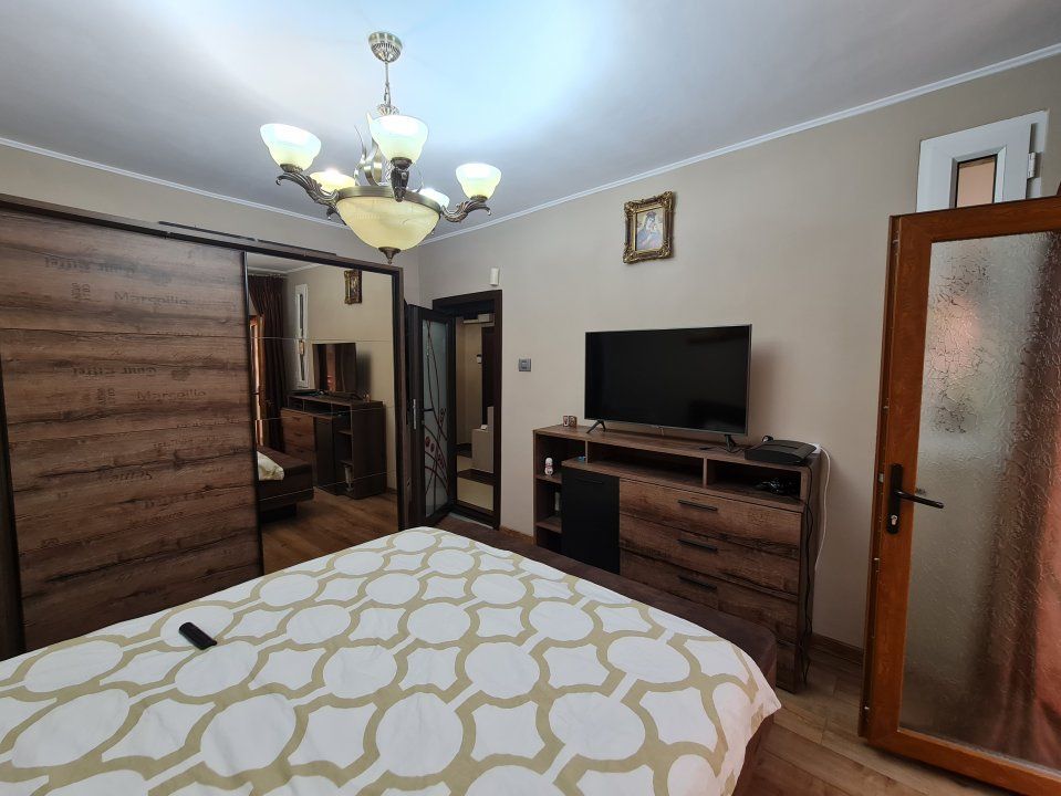 Casă cu 6 camere de vânzare în Domnești – fotografia 17 din 36