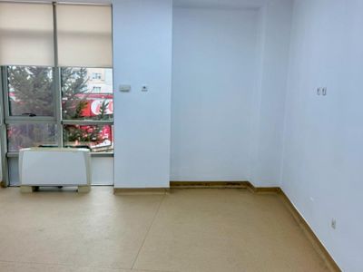 Spațiu comercial cu 1 cameră de închiriat în Mioritei, Bacău – fotografia 3 din 8