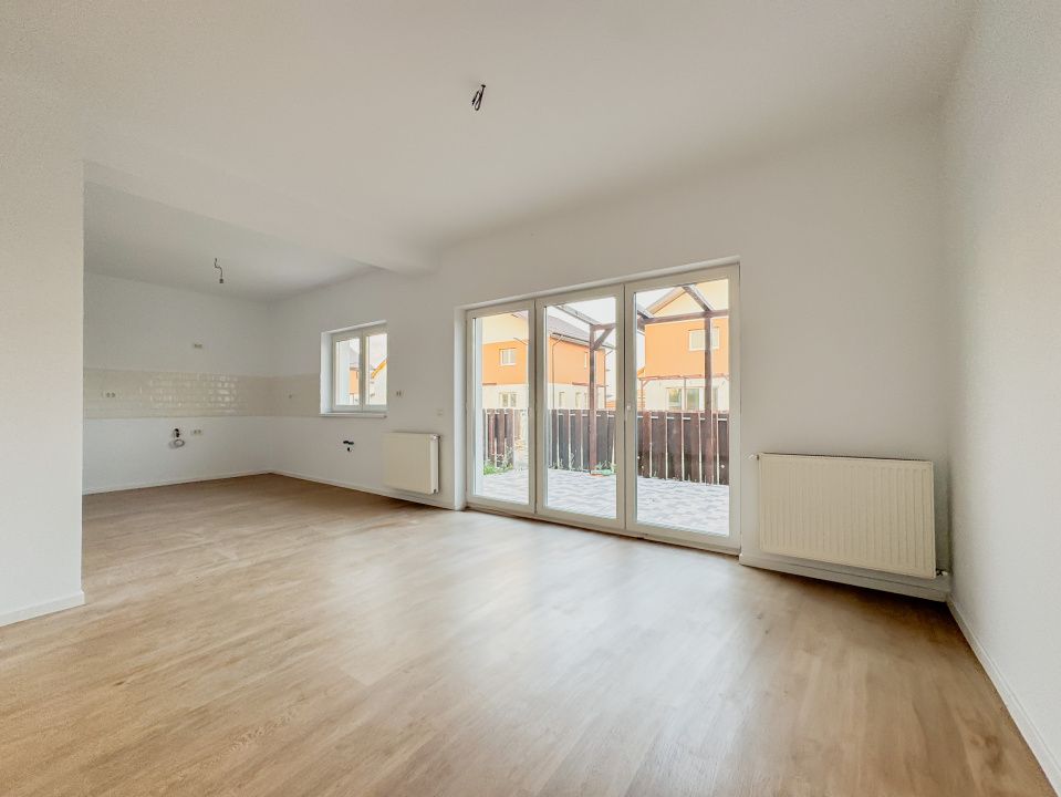 Casă cu 4 camere de vânzare în Nord-Vest, Sabareni – fotografia 6 din 22