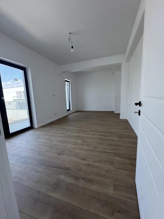 Casă cu 4 camere de vânzare în Tunari – fotografia 11 din 15