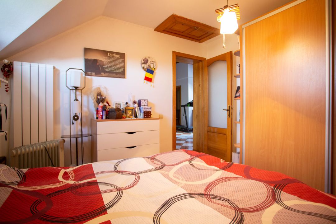 Casă cu 6 camere de vânzare în Comănești – fotografia 40 din 72