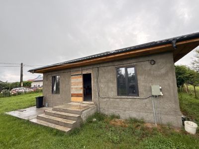 Casă cu 3 camere de vânzare în Exterior Est, Buzoesti – fotografia 2 din 12