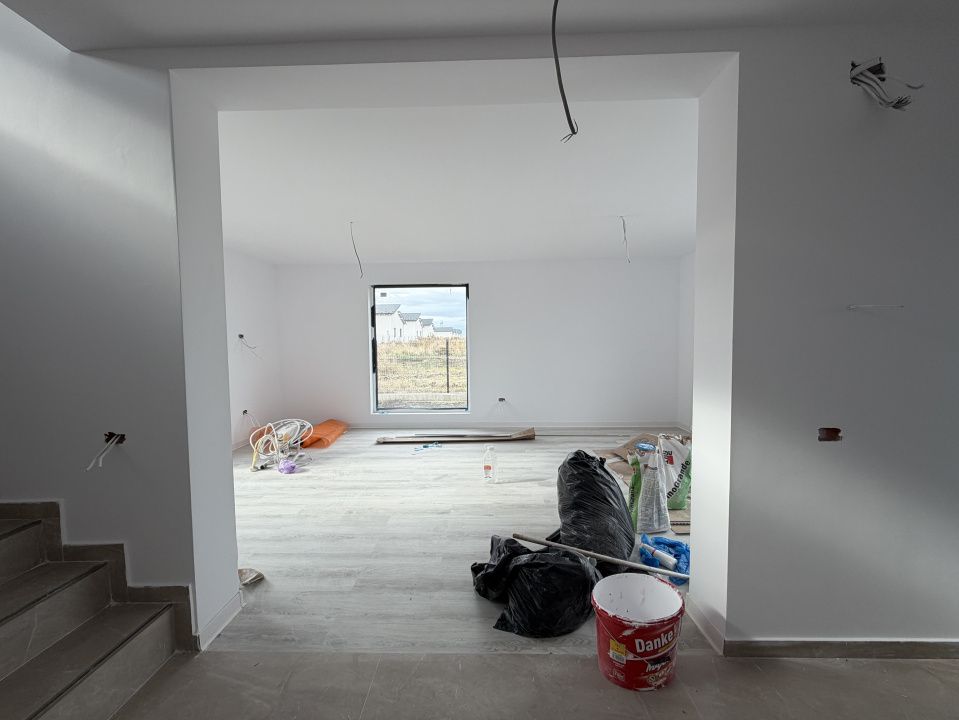 Casă cu 4 camere de vânzare în Sânpetru – fotografia 27 din 33