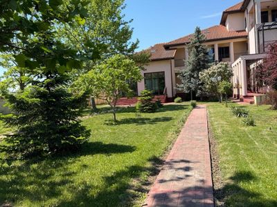Casă cu 13 camere de vânzare în Exterior Est, Crevedia – fotografia 4 din 54
