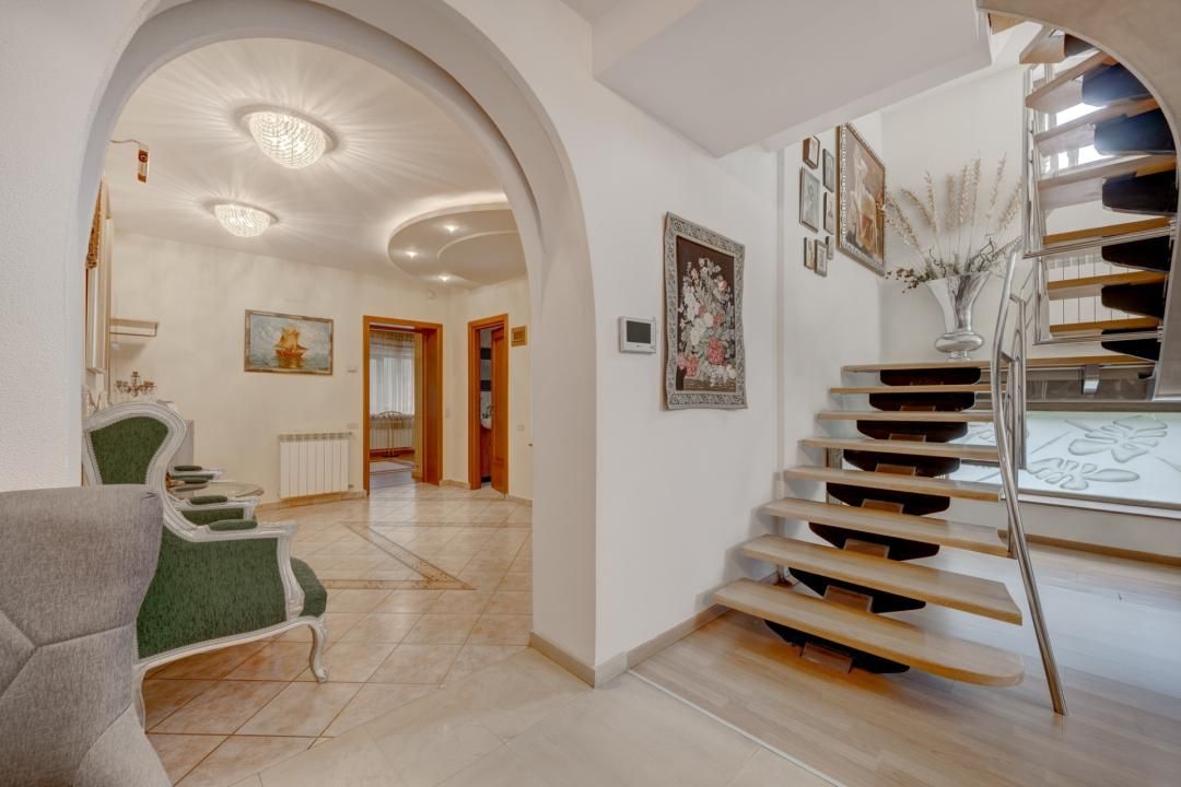 Casă cu 8 camere de închiriat în Banu Manta, București – fotografia 4 din 41
