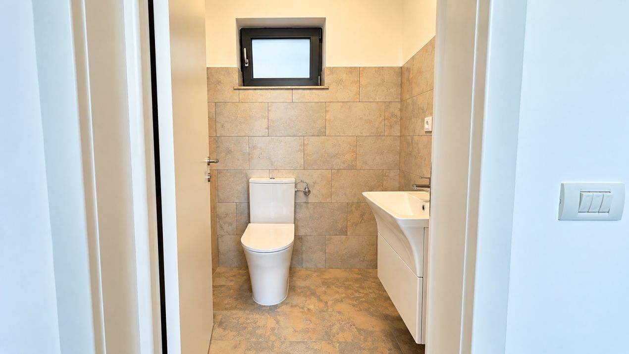 Casă cu 4 camere de vânzare în Nord, Mamaia – fotografia 24 din 29