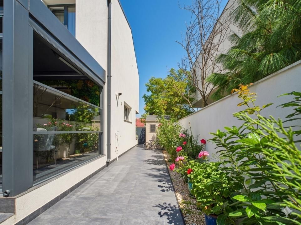 Casă cu 5 camere de vânzare în Vest, Otopeni – fotografia 6 din 40
