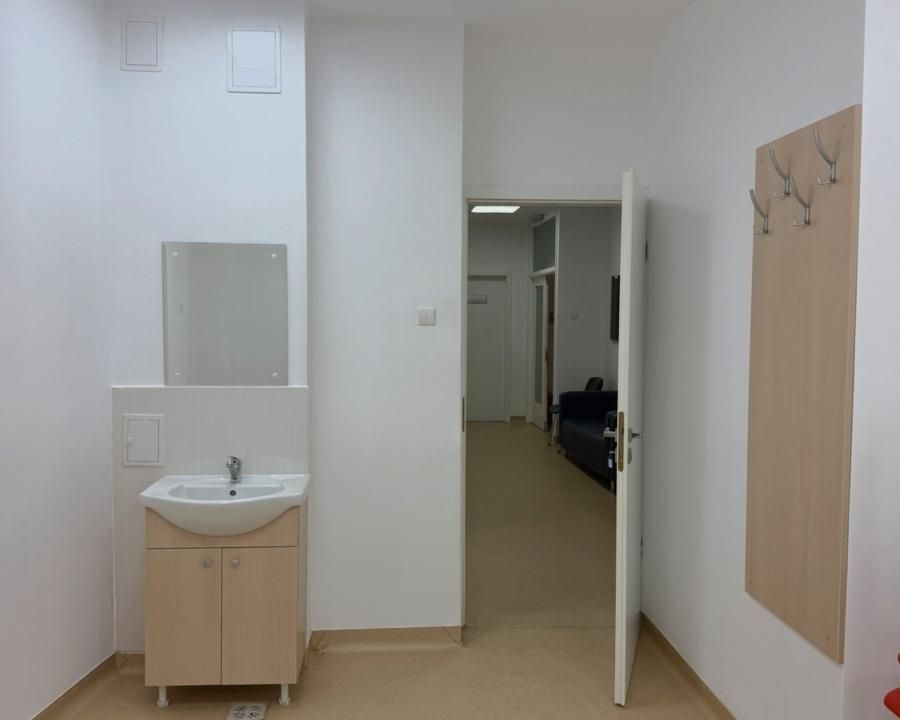 Spațiu comercial cu 1 cameră de închiriat în Mioritei, Bacău – fotografia 4 din 8