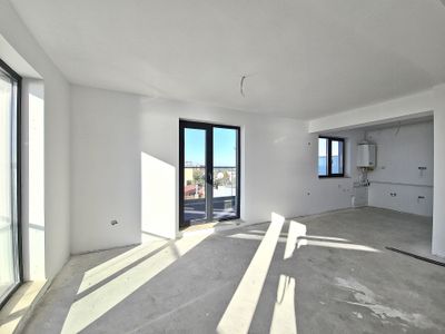 Apartament cu 4 camere de vânzare în Central, Mamaia – fotografia 3 din 11