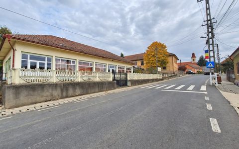Spațiu comercial cu 4 camere de vânzare în Sorostin