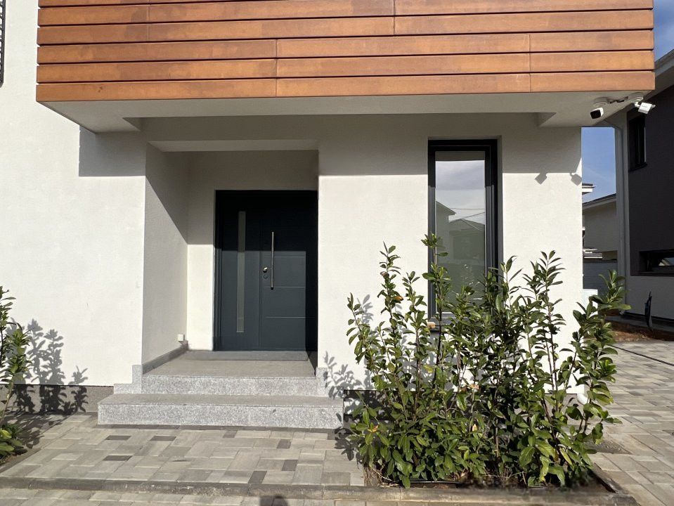 Casă cu 4 camere de vânzare în Central, Otopeni – fotografia 3 din 18