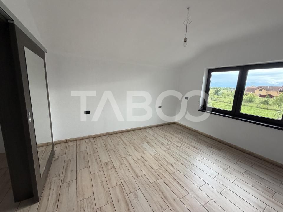 Casă cu 5 camere de vânzare în Sercaia – fotografia 15 din 18