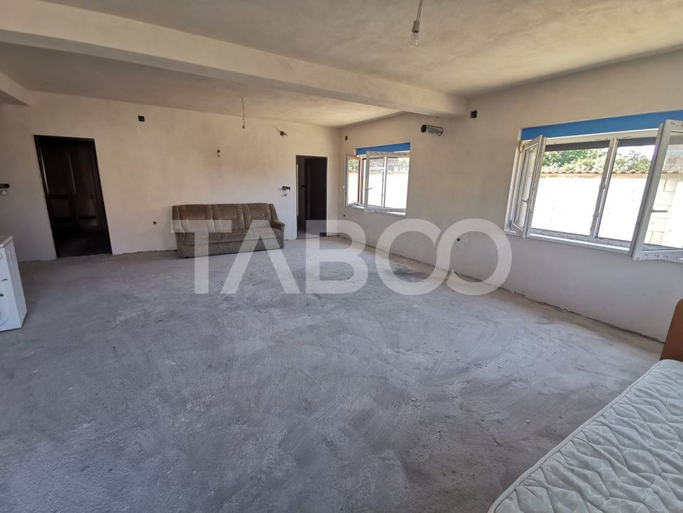 Casă cu 5 camere de vânzare în Miercurea Sibiului – fotografia 7 din 10
