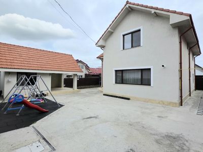 Casă cu 5 camere de vânzare în Năvodari – fotografia 4 din 29