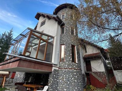 Hotel / pensiune cu 7 camere de vânzare în Central, Predeal – fotografia 3 din 8