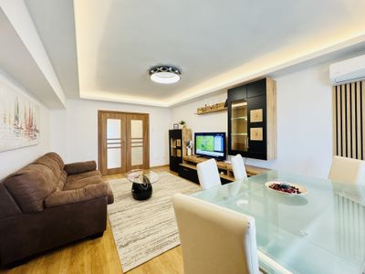 Apartament cu 4 camere de închiriat în Decebal, București – fotografia 2 din 22