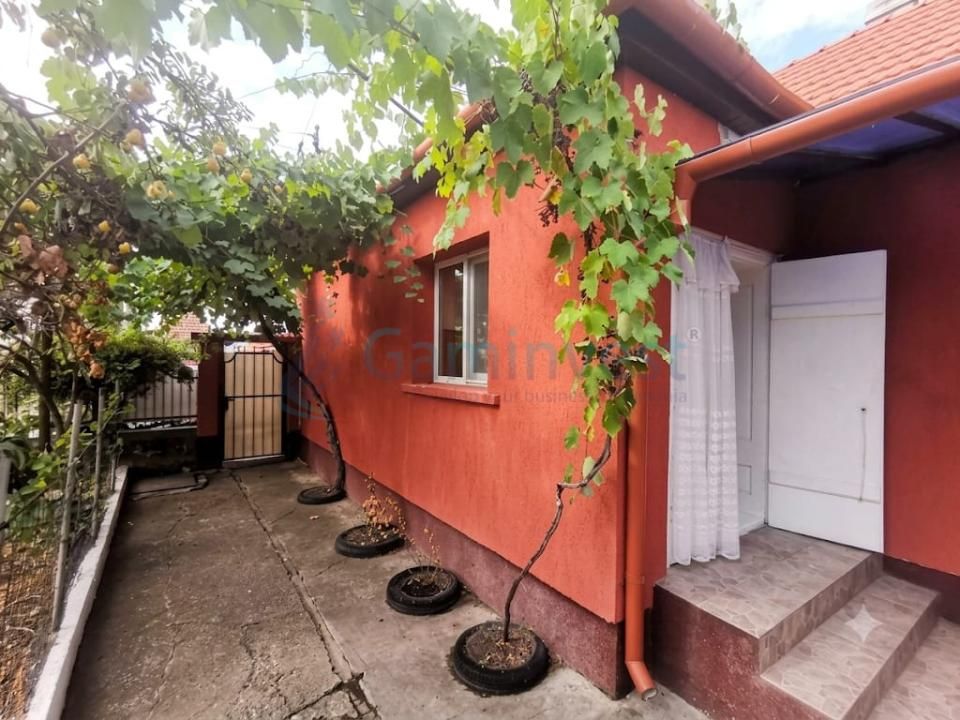 Casă cu 3 camere de vânzare în Central, Tileagd – fotografia 3 din 12