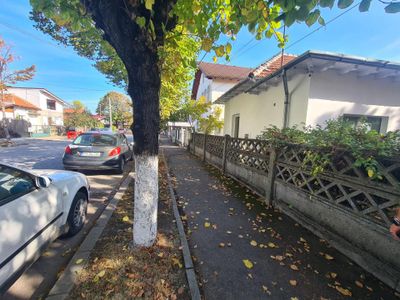 Casă cu 7 camere de vânzare în Sud, Câmpina – fotografia 3 din 24